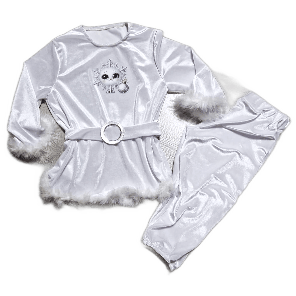 Costum fulg de nea din catifea elastica alb
