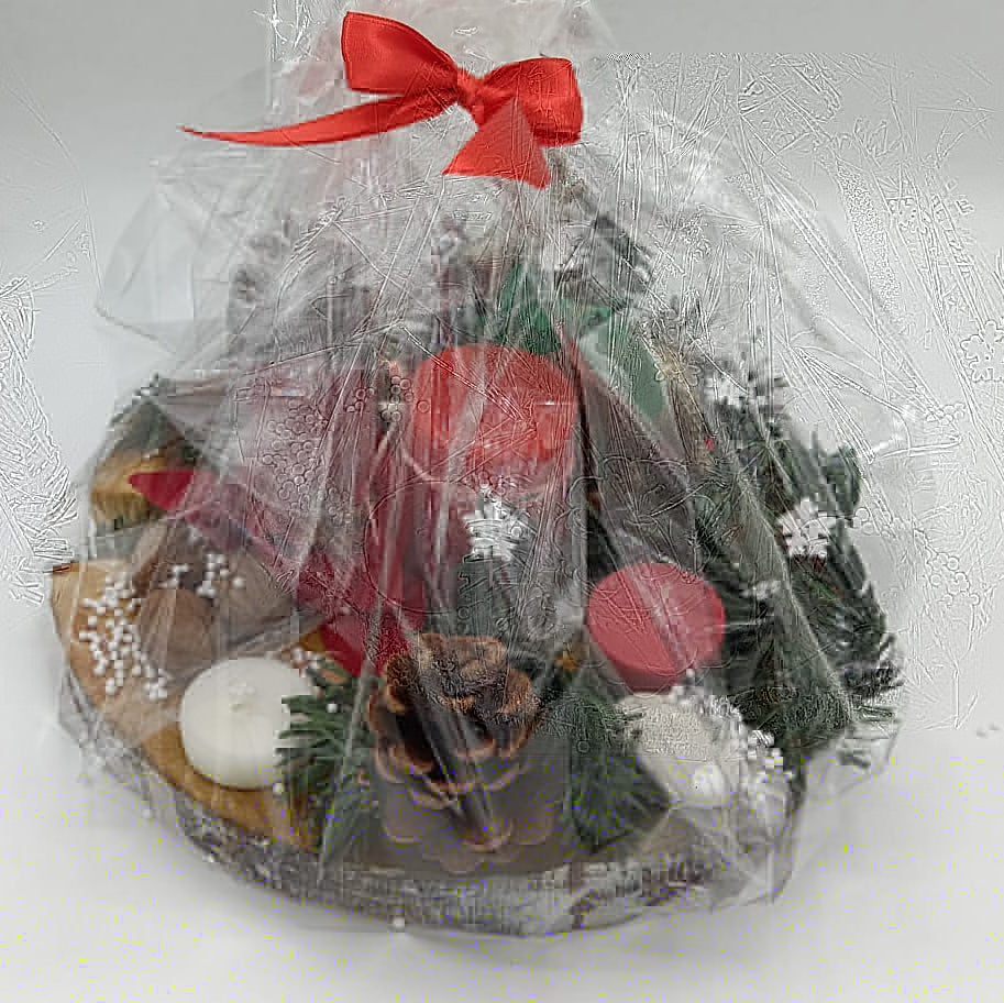 Decoratiune pentru Craciun cu conuri si craciunita lucrata manual