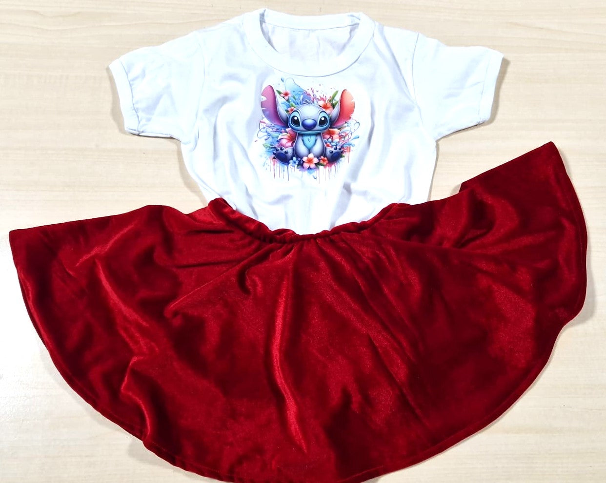 Stitch tricou și fustă din catifea elastica sau crep