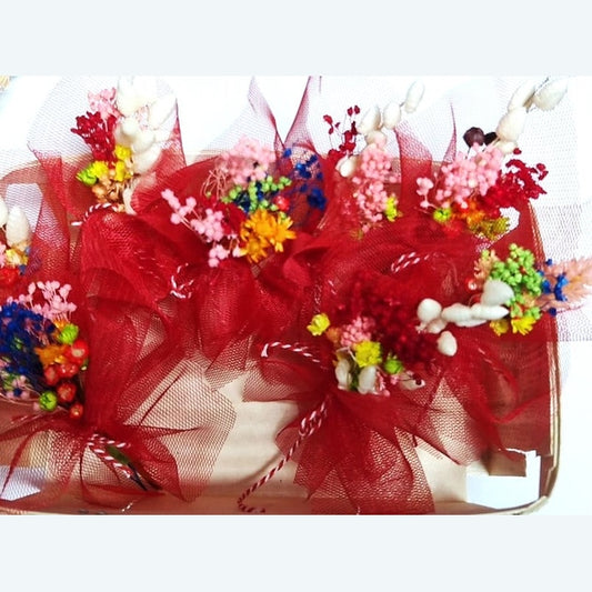 Mărțișor Mini Buchet din Flori Naturale Uscate, Handmade, Multicolor cu Ambalaj din Voal