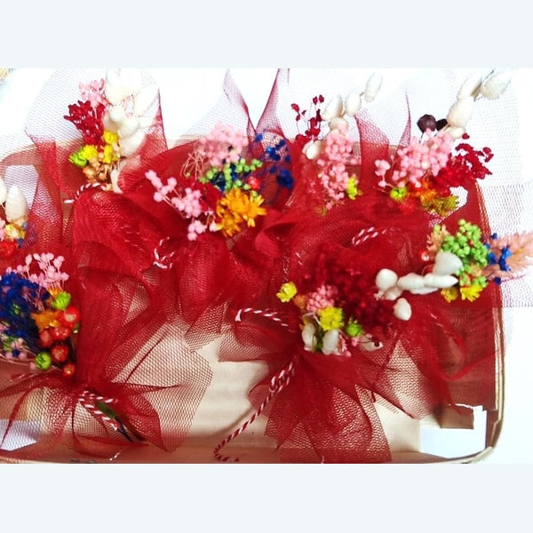 Mărțișor Mini Buchet din Flori Naturale Uscate, Handmade, Multicolor cu Ambalaj din Voal
