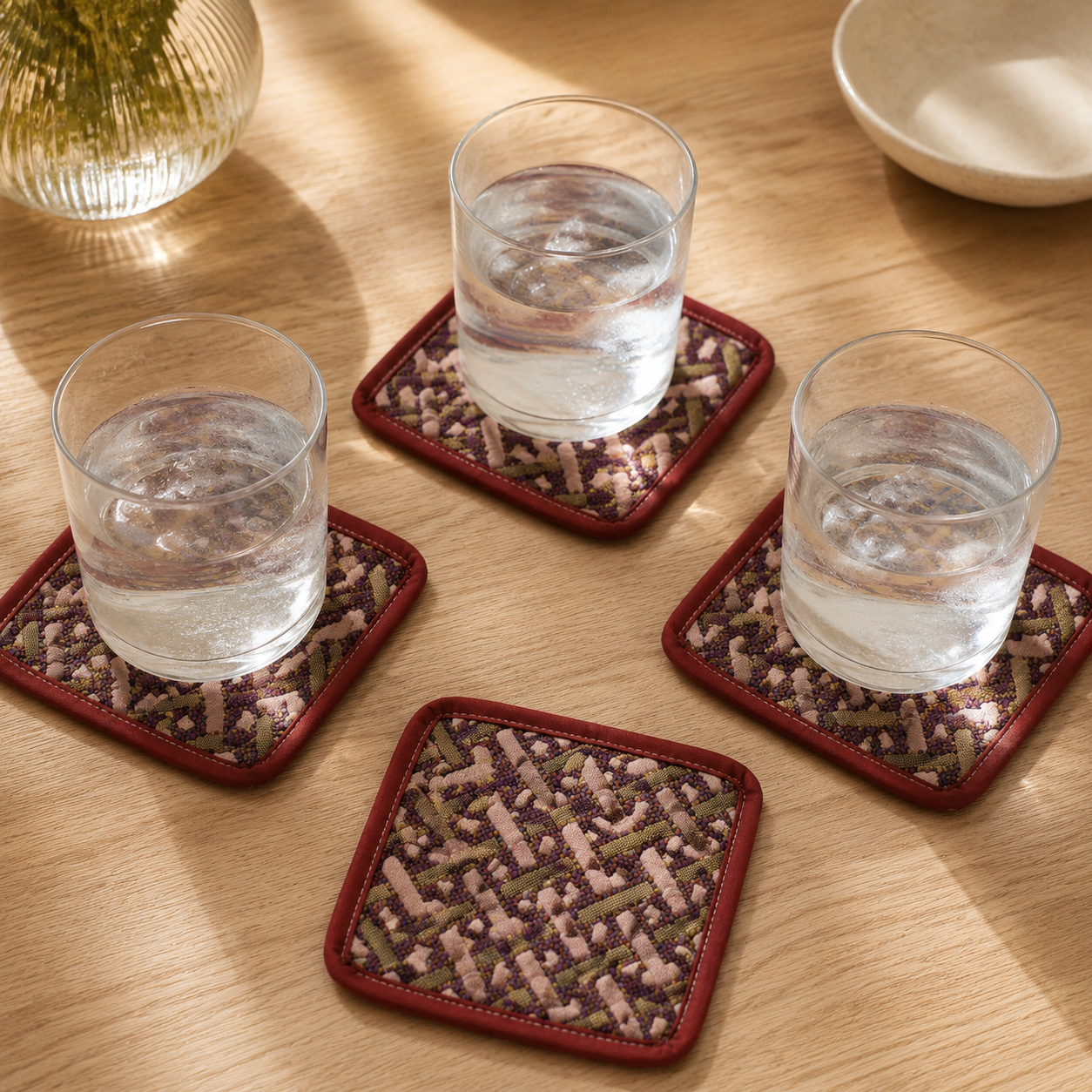 Set 4 suporturi pentru pahare din jacquard – textile, reutilizabile
