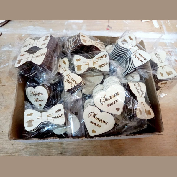 Ecusoane personalizate cu membrii familiei pentru nunta - MCF România