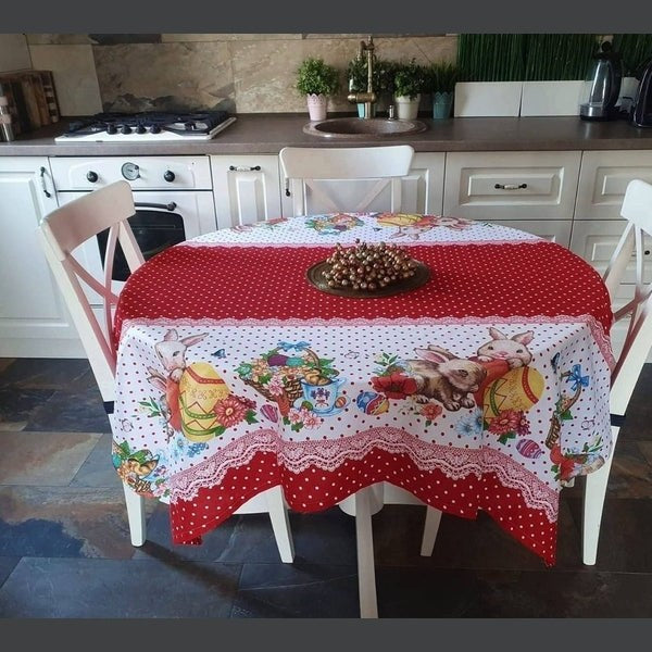 Round tablecloth made of 100% cotton with Easter bunnies