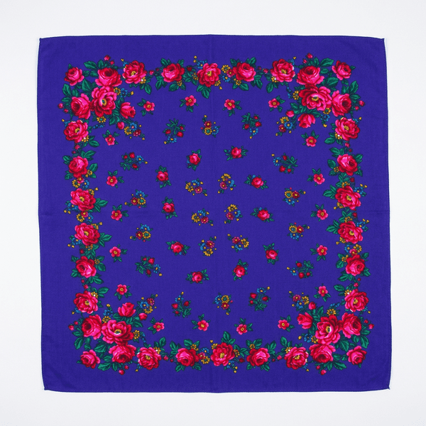 Batic albastru-violet cu motive florale