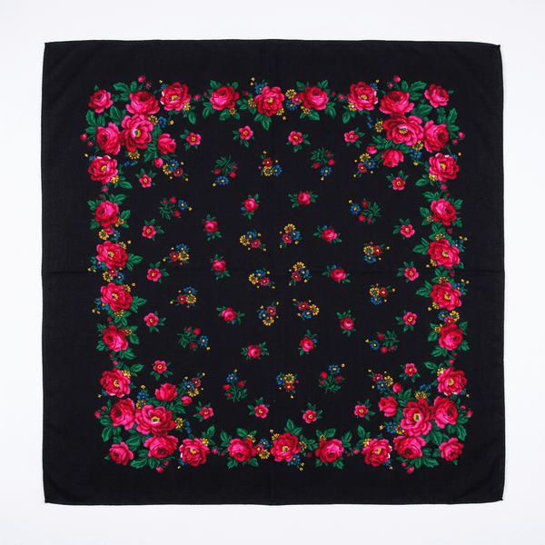 Batic negru cu motive florale