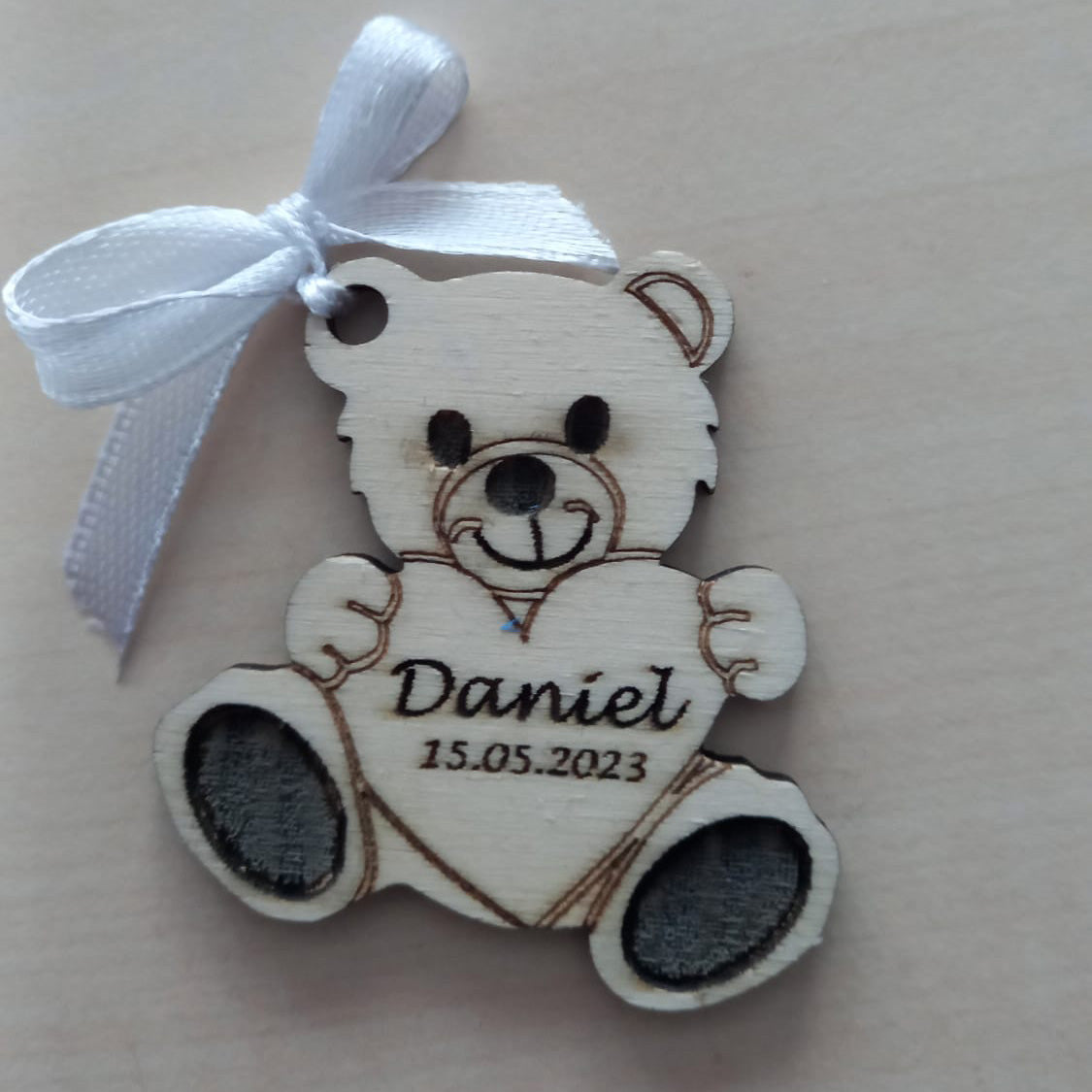 Cocarde și ecusoane personalizate lemn