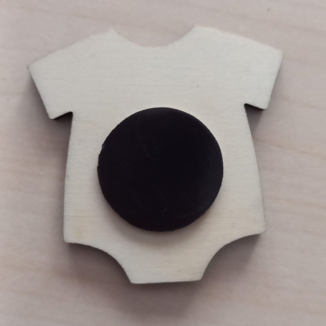 Cocarde și ecusoane personalizate lemn